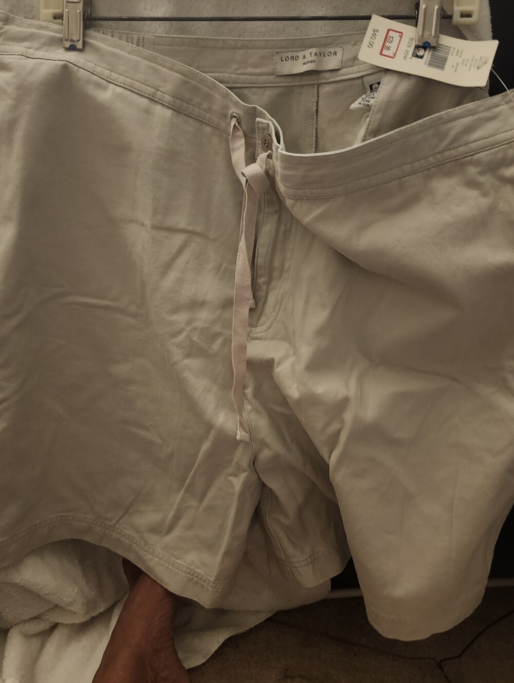 Lord & Taylor Womens 's Cream Drawstring Shorts Size 20w